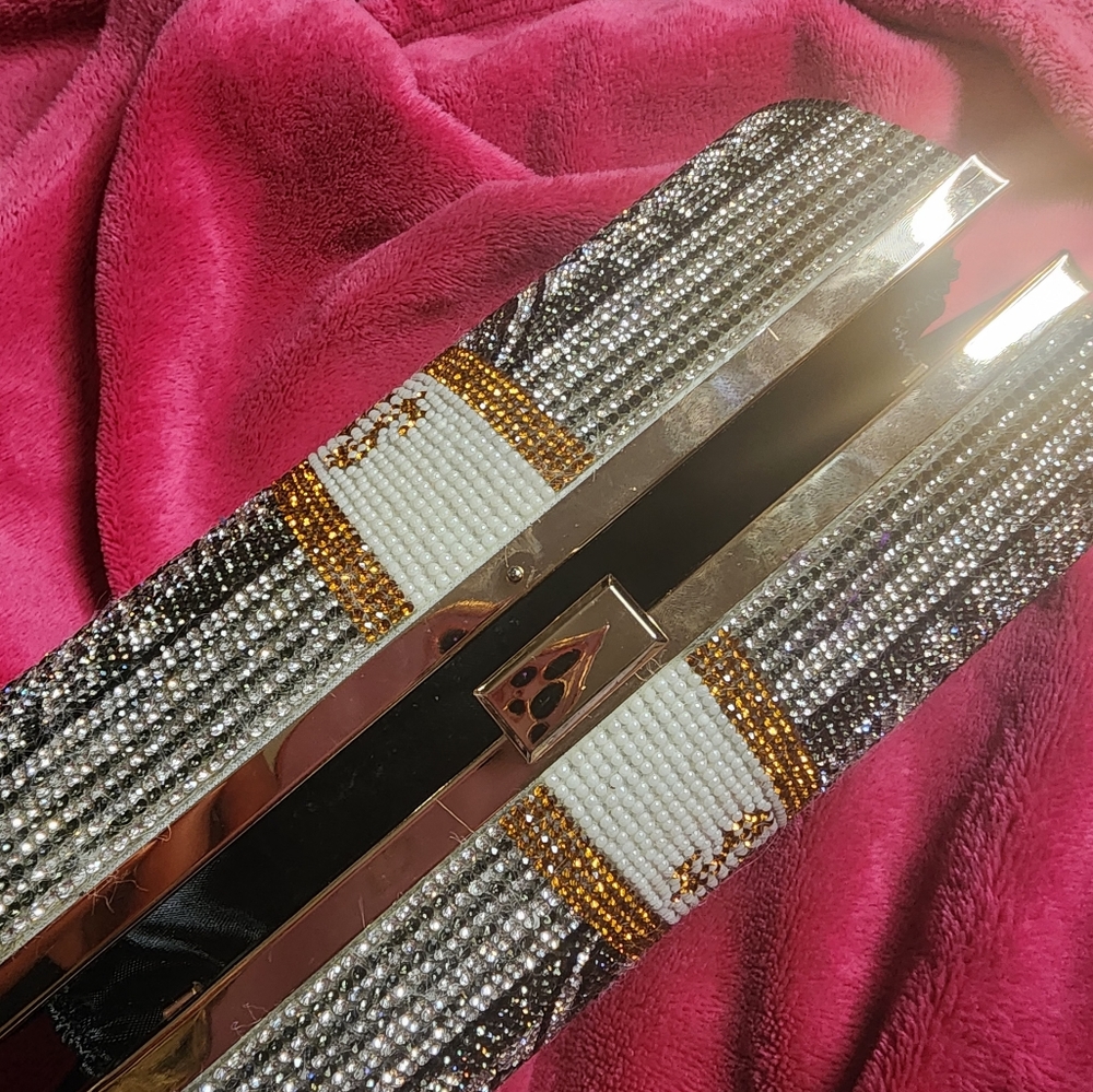 Purse - Picture 2 of 2